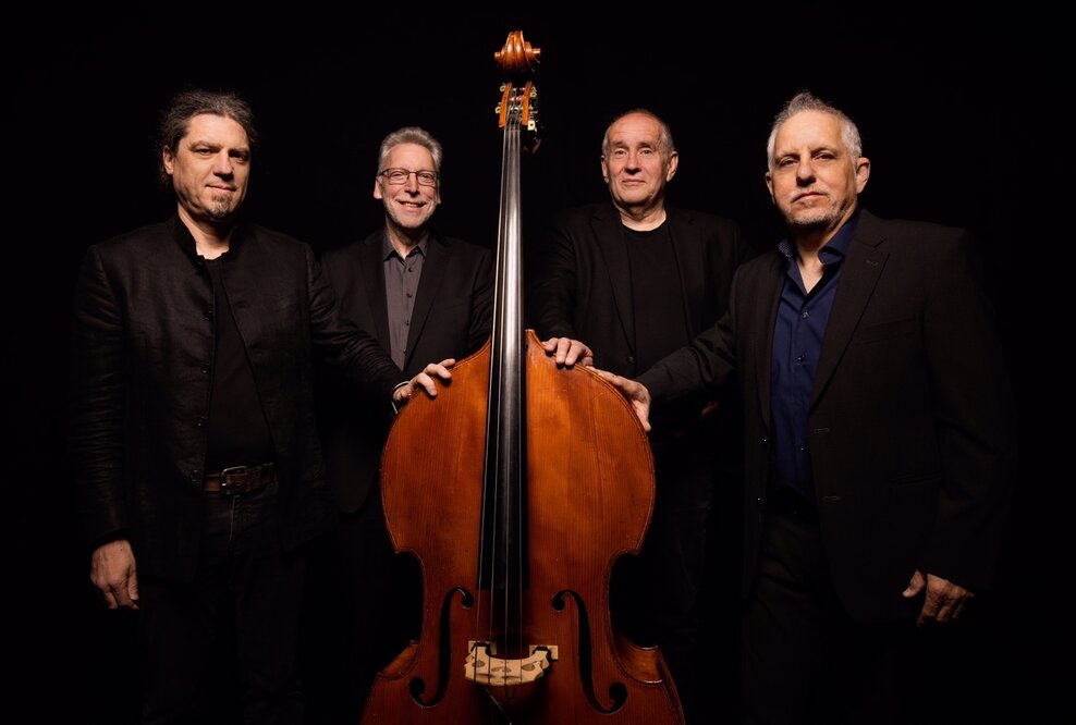 Matthias Deutschmann & Silver City Trio - „Freiburg leuchtet – Die 2G-Gala“