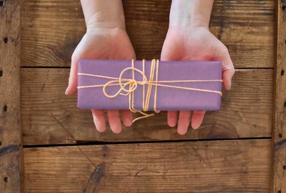 Bescherung mit MamaMANNA: Arbeitsplätze schenken und doppelt freuen