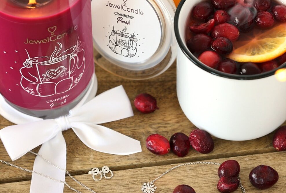 Fest der Sinne bei Juwelkerze: der Schmuck funkelt im Inneren und es duftet nach Lebkuchen, Bratapfel sowie Tannenbaum