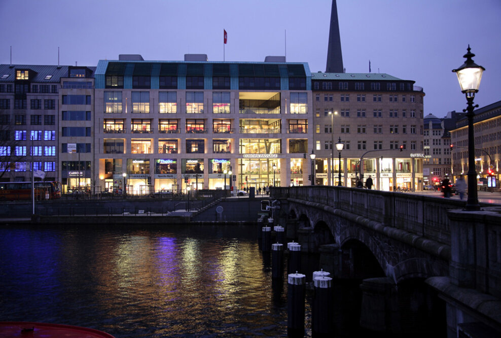 Kinder-Kultur-Fest ‚For A Better Life‘ - Open Air Bühne auf dem Jungfernstieg