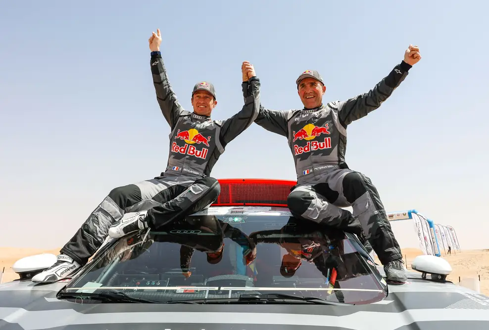 Emotionaler erster Sieg in der Wüste: Audi RS Q e-tron gewinnt in Abu Dhabi