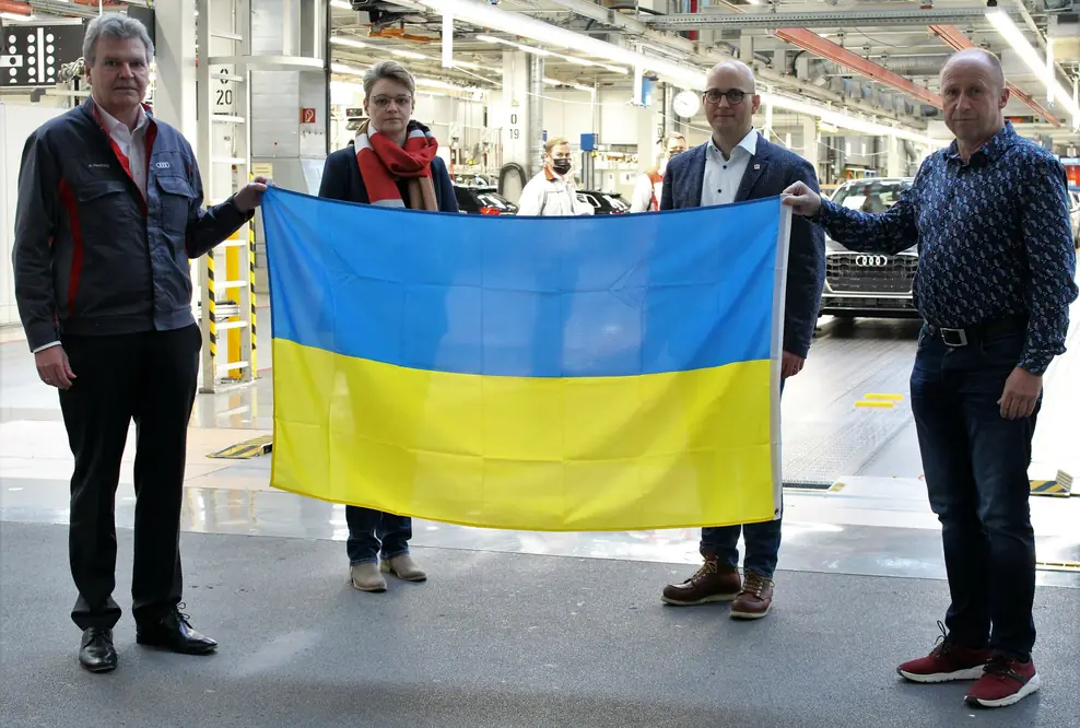 Ein Zeichen für Frieden: Schweigeminute für Ukraine-Krieg bei Audi in Ingolstadt