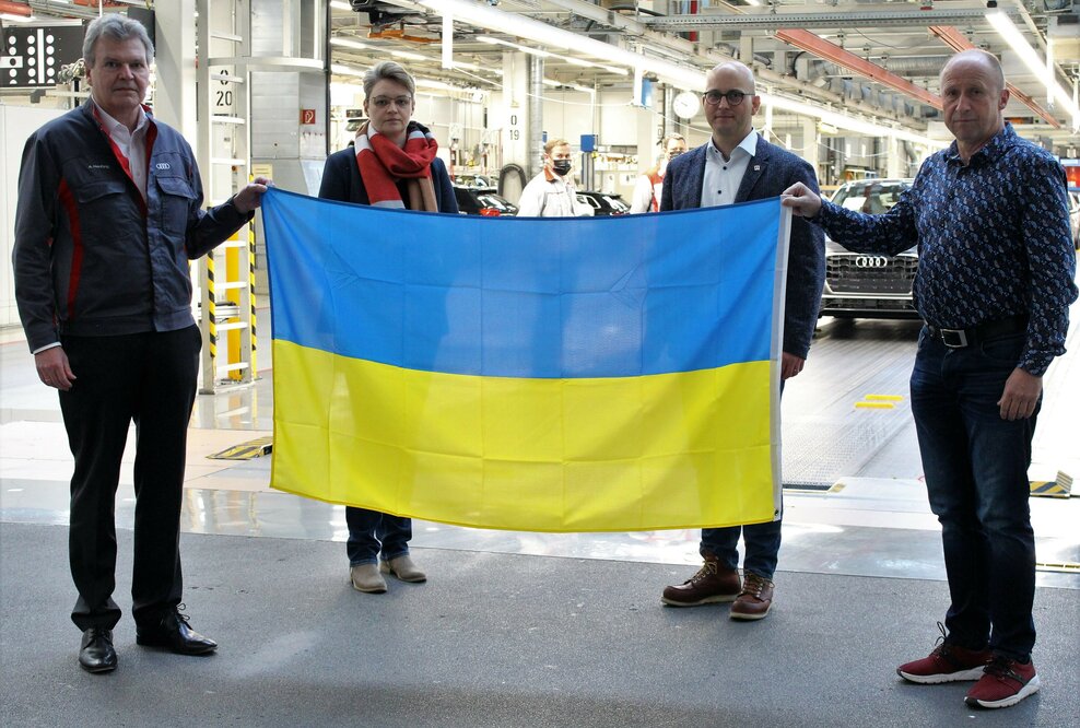 Ein Zeichen für Frieden: Schweigeminute für Ukraine-Krieg bei Audi in Ingolstadt