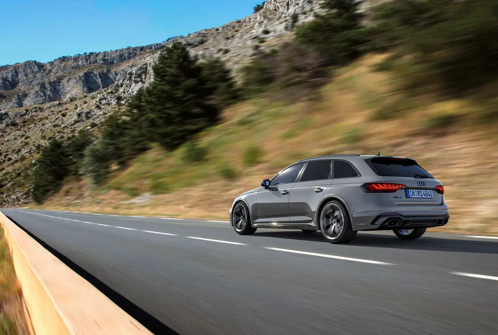 Audi RS 4 Avant mit competition plus-Paket