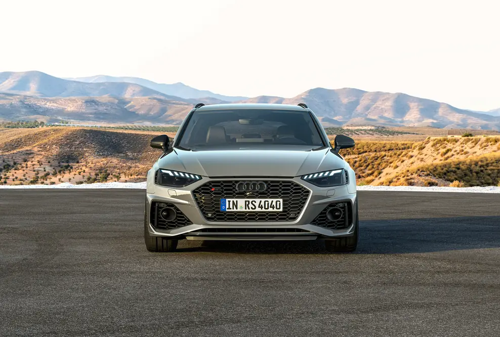 Audi RS 4 Avant mit competition plus-Paket