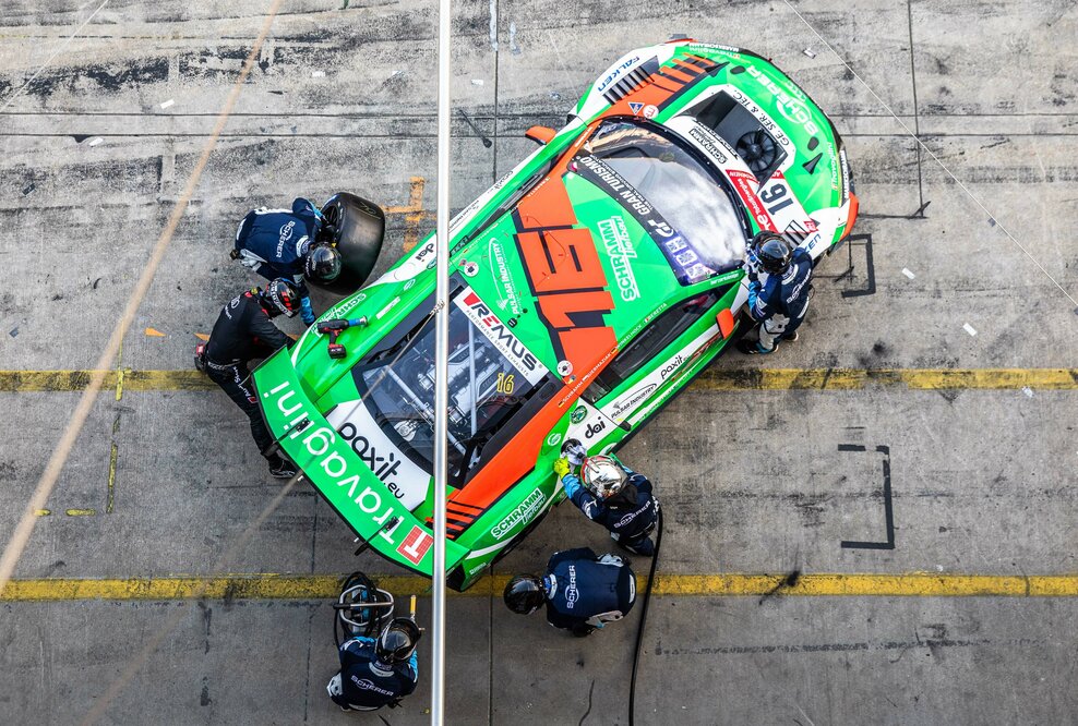 Sieben Audi R8 LMS beim 24-Stunden-Jubiläum