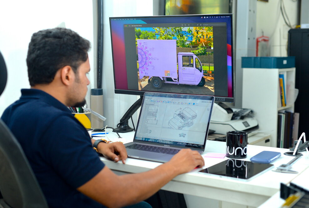 Second-Life-Anwendung: Audi e-tron Batteriemodule elektrifizieren Rikschas in Indien