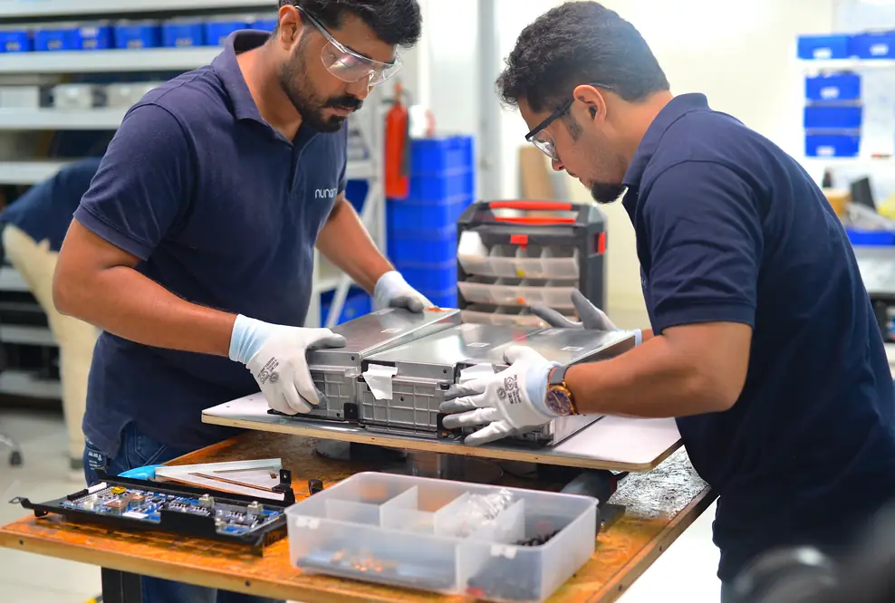 Second-Life-Anwendung: Audi e-tron Batteriemodule elektrifizieren Rikschas in Indien