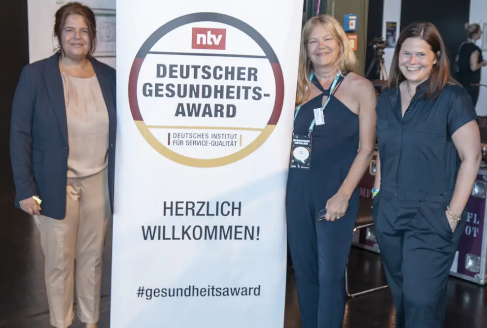Wainando-Team rund um die Gründerinnen und Schwestern Michaela und Bernita Müller