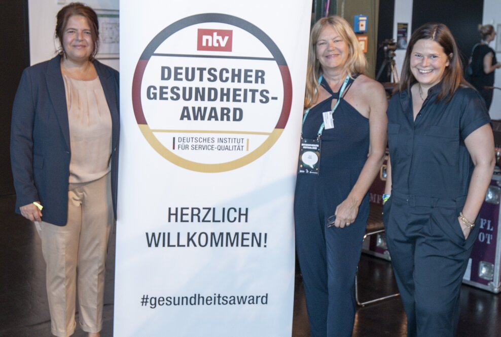 Wainando-Team rund um die Gründerinnen und Schwestern Michaela und Bernita Müller