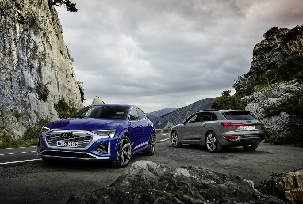 Audi SQ8 Sportback e-tron quattro, Standaufnahme, Farbe: Ultrablau Metallic.