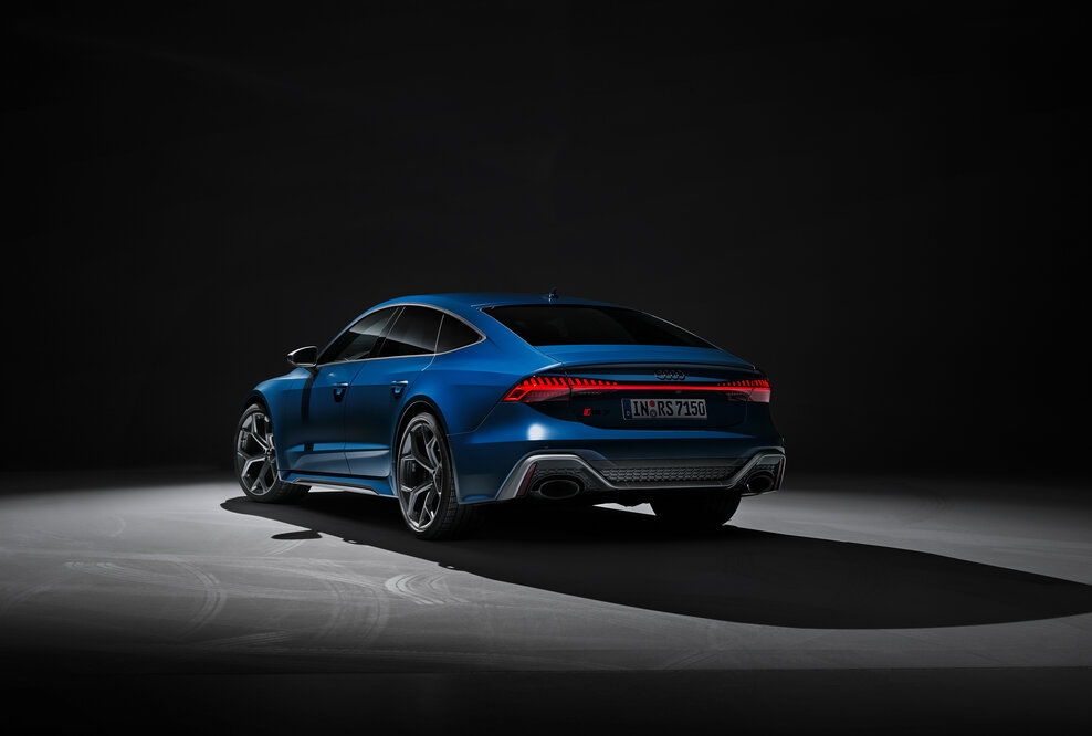 Audi RS 7 Sportback performance Standaufnahme, Farbe: Ascariblau matt.