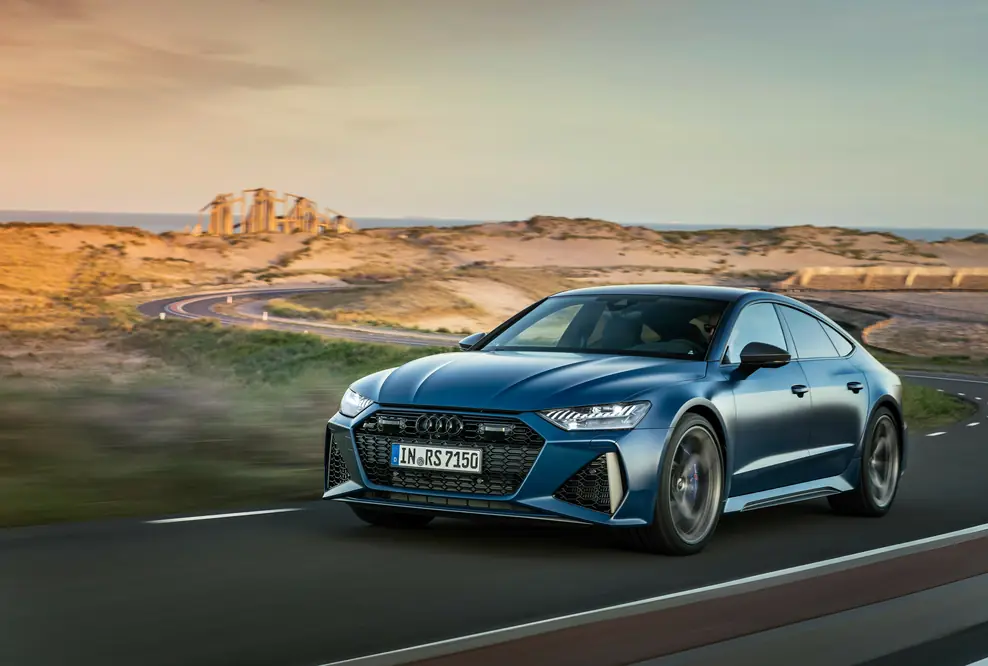 Audi RS 7 Sportback performance - Fahraufnahme, Farbe: Ascariblau matt.
