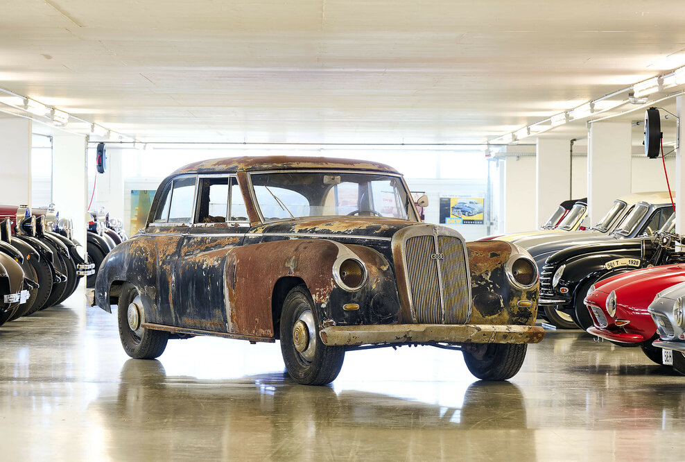 Der erste und letzte Horch aus Ingolstadt: Im Juni 1953 erhielt der damalige Auto Union Vorstand Dr. Dr. Richard Bruhn seinen Dienstwagen, einen aus einer Horch 830 BL Pullman-Limousine der letzten Vorkriegsbaureihe neu aufgebauten Horch. Das Automobil kam über einen in Deutschland stationierten amerikanischen Soldaten in die Vereinigten Staaten, wo es erst Jahrzehnte später wieder auftauchte. Seit 2008 gehört der einzige je in Ingolstadt entstandene Horch zur historischen Fahrzeugsammlung der AUDI AG.