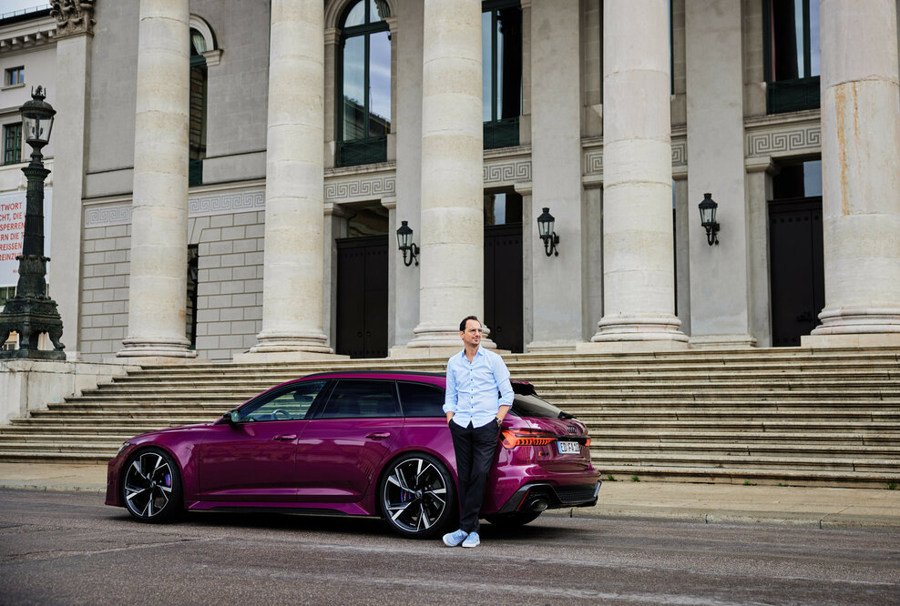 Andreas Fehlberger fährt seit 20 Jahren RS-Modelle, aktuell einen RS 6 Avant in Beere Perleffekt.