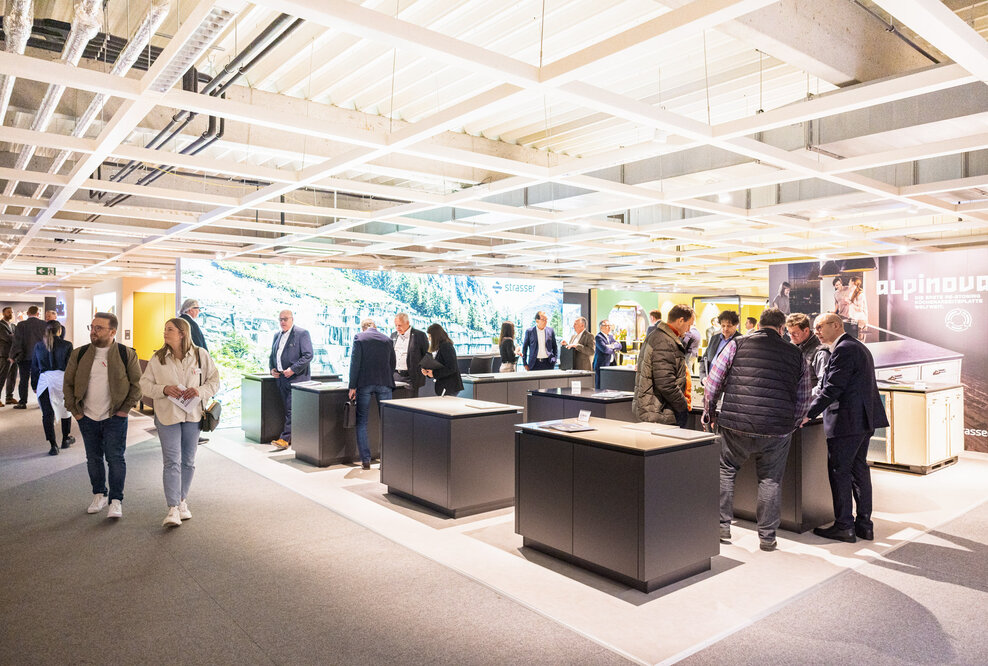 Besucher und Aussteller auf den Küchen-Kompetenz-Tagen