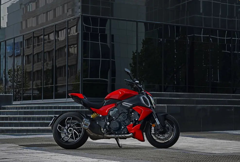 Ducati Diavel V4