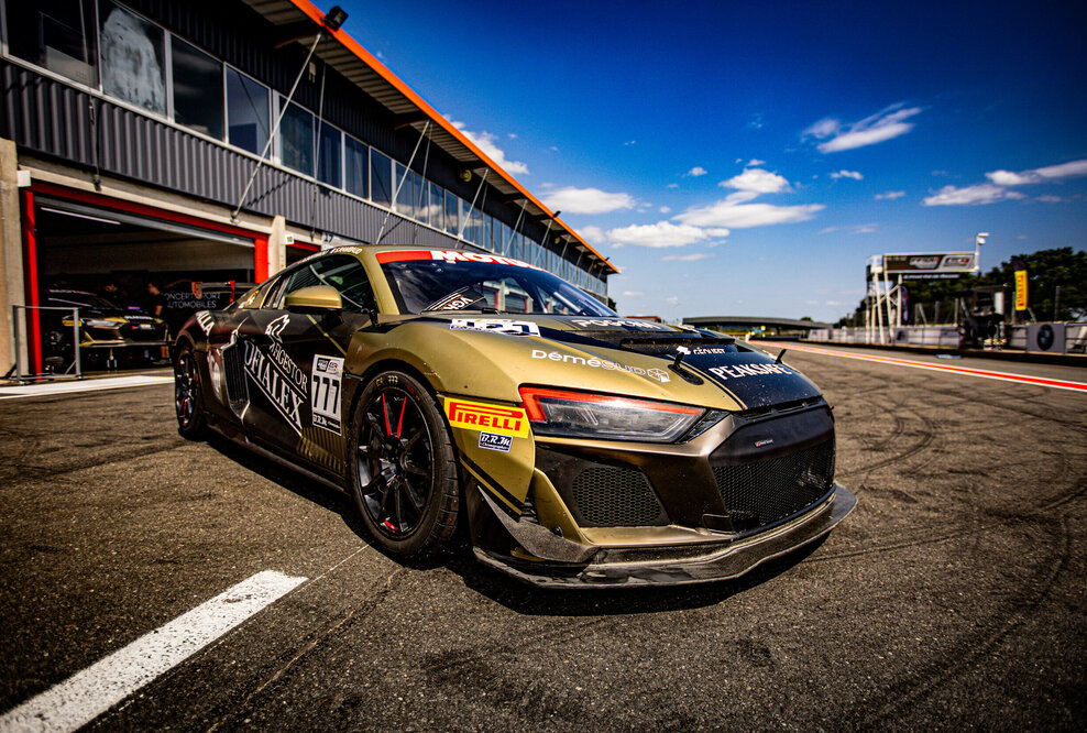 GT4 France 2023 Audi R8 LMS GT4 #888 (CSA Racing), Gaël Castelli/Rodolphe Wallgren