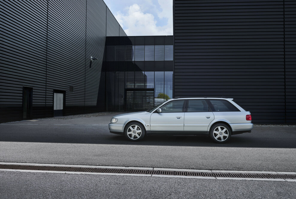 Der Audi S6 plus markierte den Einstieg in die Fahrzeugentwicklung der heutigen Audi Sport GmbH.