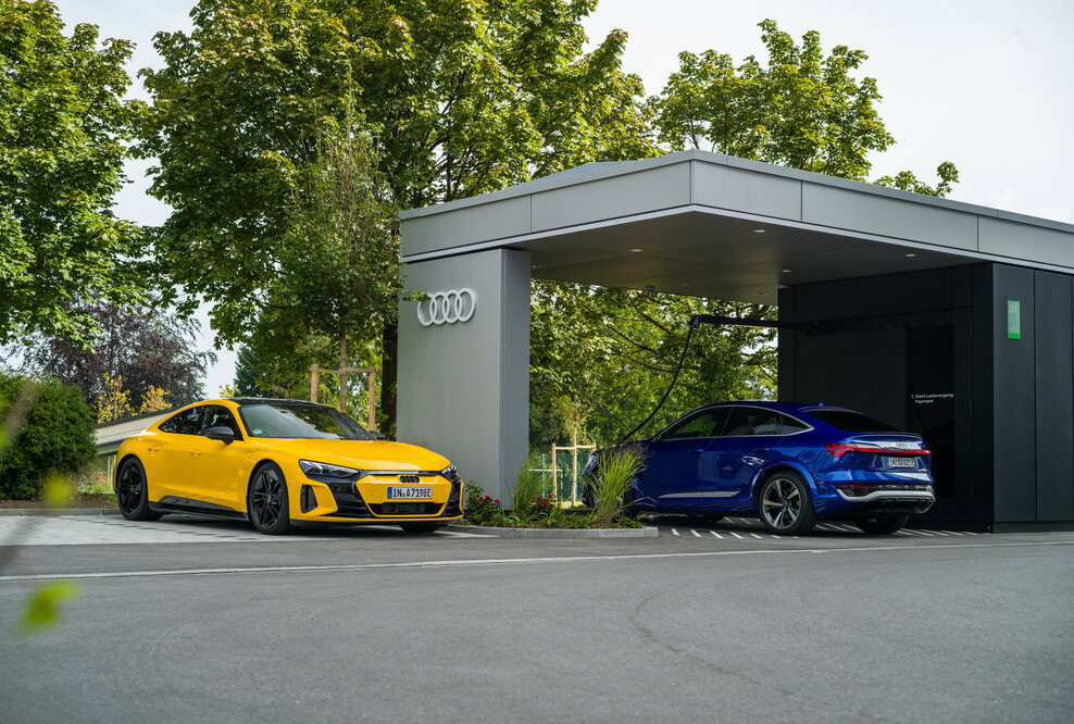 Audi hat im Münchner Stadtteil Obersendling einen neuen Audi charging hub eröffnet. Nach den Standorten Nürnberg, Zürich, Berlin und Salzburg ist der Ladepark der fünfte der Marke.