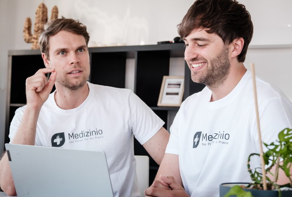 Medizinio Geschäftsführer Christoph Bartram und Marvin Schön