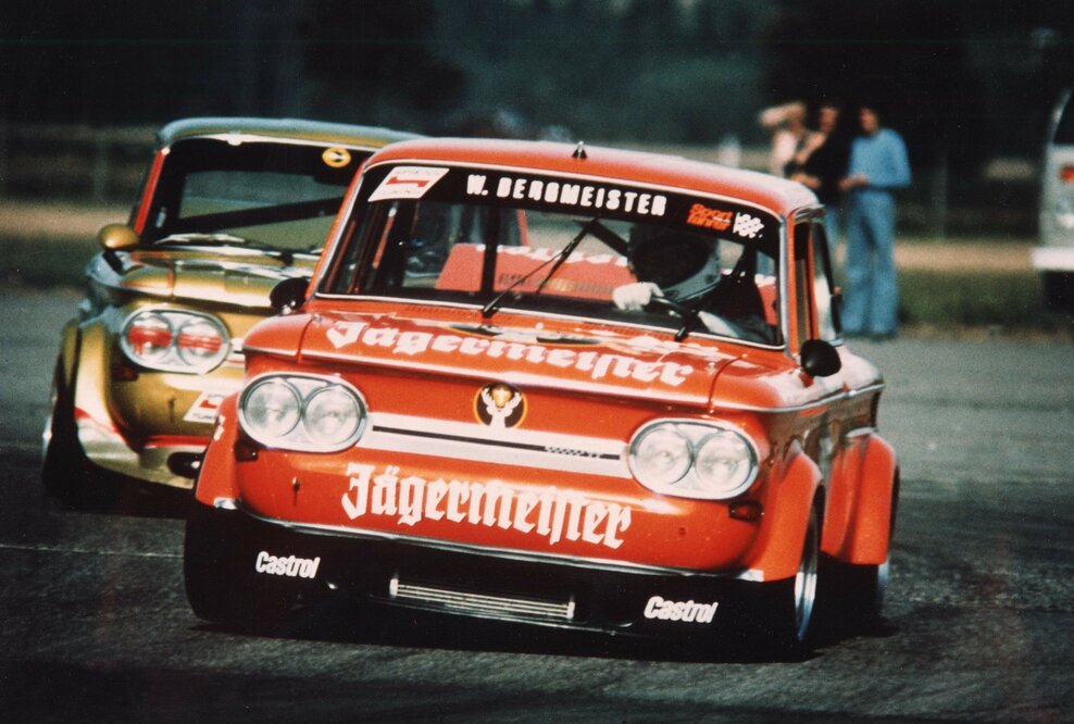 Wilhelm „Willi“ Bergmeister im NSU TT Jägermeister.