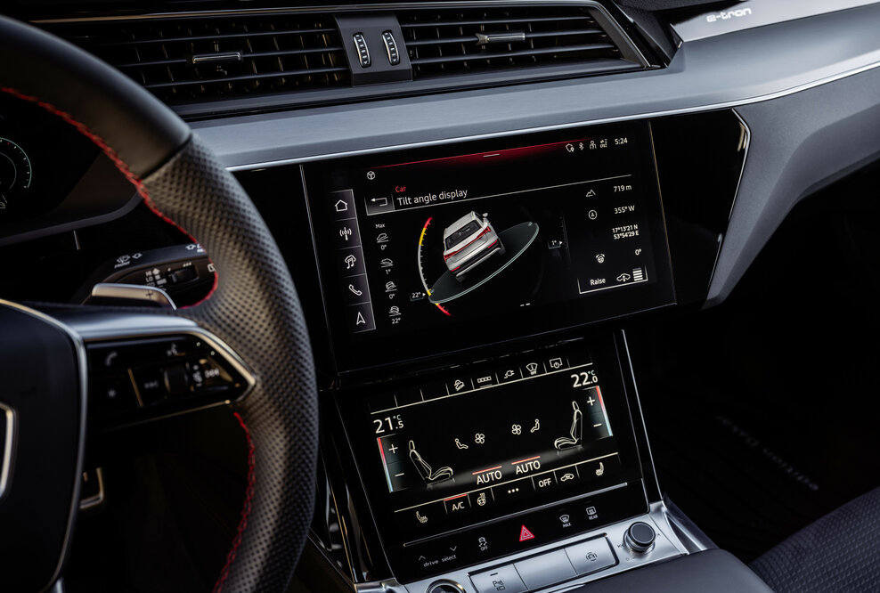 Audi Q8 e-tron edition Dakar, Detail, Farbe: Mythosschwarz Metallic, spezielle edition Dakar-Folierung