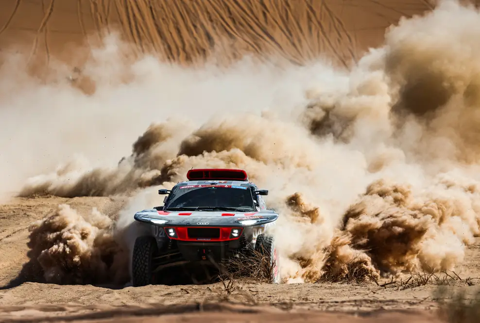 Audi RS Q e-tron #204 (Team Audi Sport), Carlos Sainz/Lucas Cruz