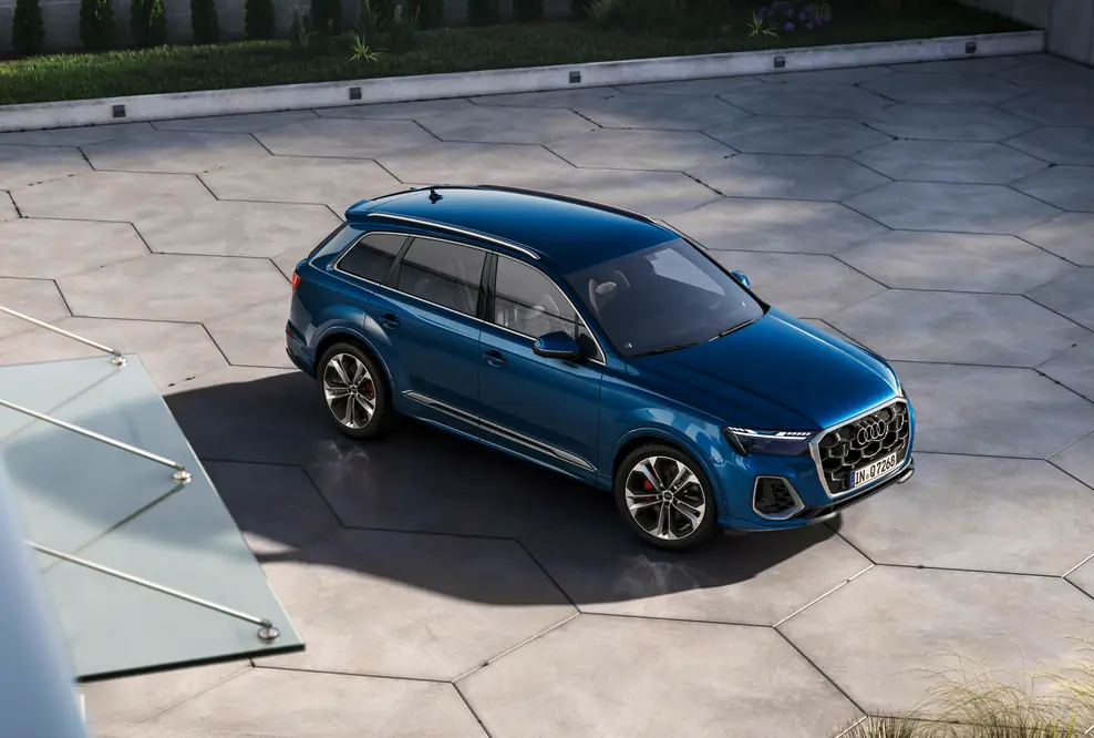 Audi Q7 Standaufnahme, Farbe: Ascariblau Metallic