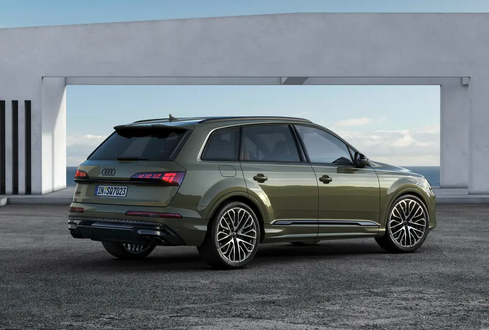 Audi SQ7 TFSI Standaufnahme, Farbe: Oakgrün Perleffekt