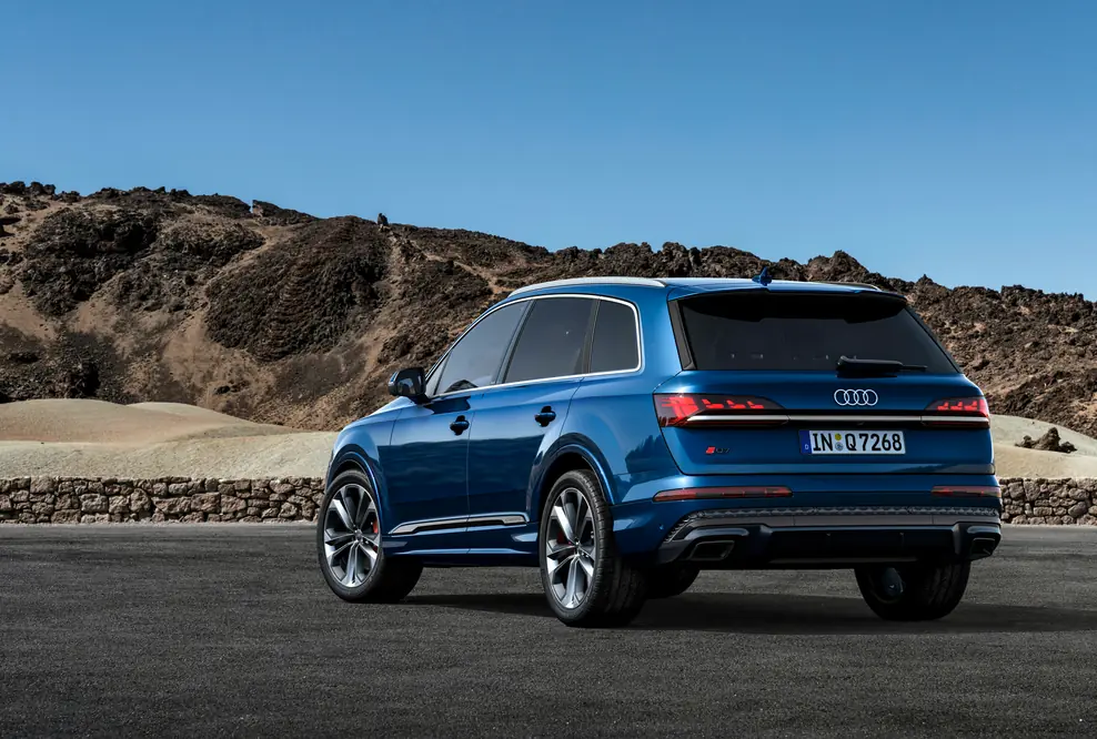 Audi Q7 Standaufnahme, Farbe: Ascariblau Metallic
