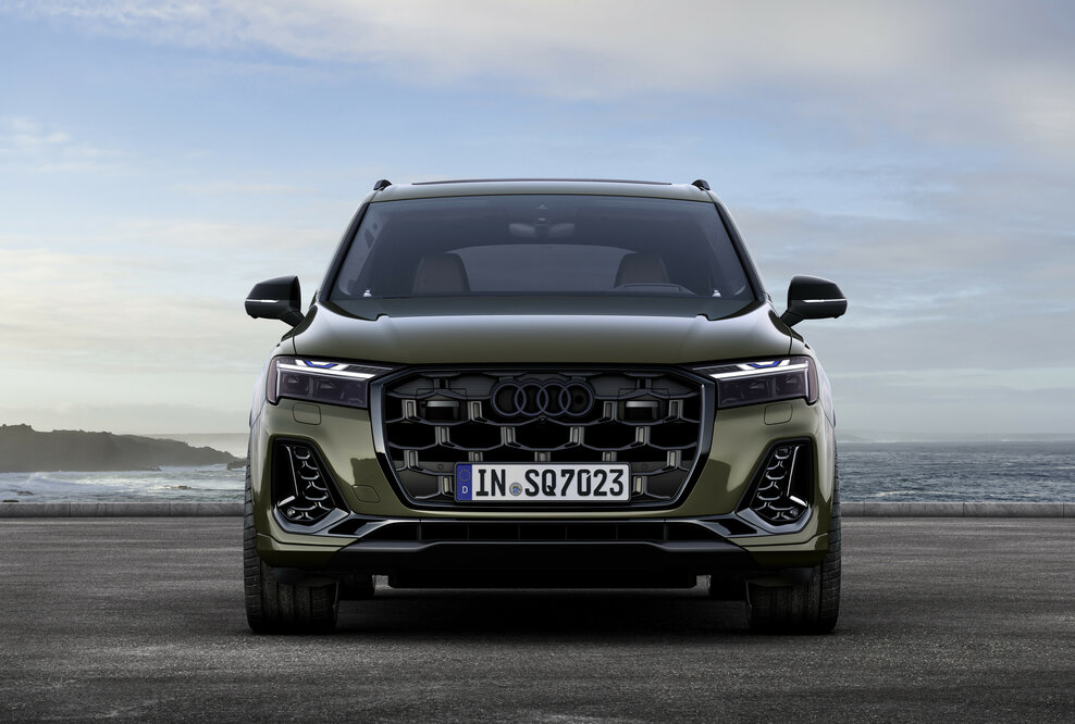 Audi SQ7 TFSI Standaufnahme, Farbe: Oakgrün Perleffekt