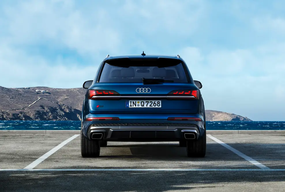 Audi Q7 Standaufnahme, Farbe: Ascariblau Metallic