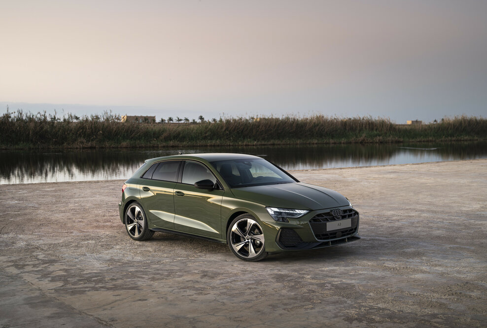 Audi A3 Sportback Standaufnahme, Farbe: Distriktgrün Metallic