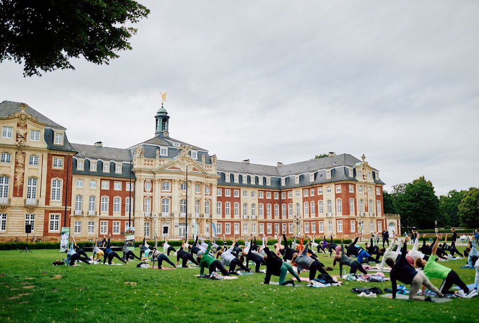 Sundowner-Yoga-Picknick, Sommerevents in Münster