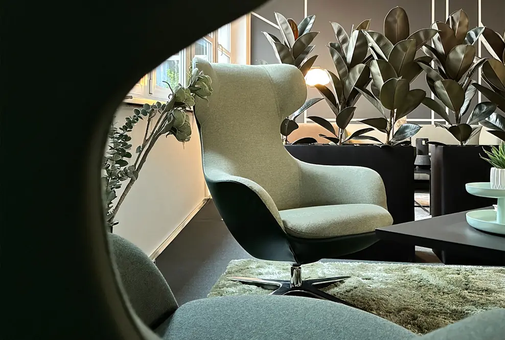 Produktvorstellung auf der SMV Hausmesse Insights 2025: Der neue Premium-Loungesessel Rook 