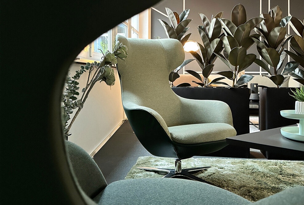 Produktvorstellung auf der SMV Hausmesse Insights 2025: Der neue Premium-Loungesessel Rook 