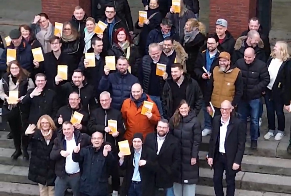 Dr. Achim Pothmann mit Mitarbeitenden der Schumann Prüf GmbH und Schumann Sachverständige