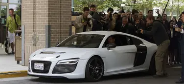 Iron Man fährt Audi R8 e-tron