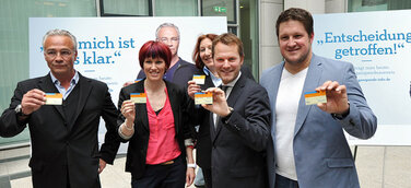 "Das trägt man heute: den Organspendeausweis"