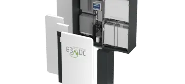 E3/DC fertigt weltweit erstes integriertes, echt 3-phasiges DC Stromspeichersystem in Serie