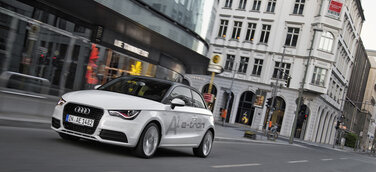 Audi beim Großversuch simTD: Das Projekt Ampelinfo online
