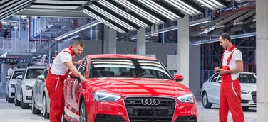Audi Hungaria feiert Produktionsstart in neuem Automobilwerk