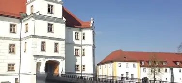 Auf Schloss Hohenkammer dreht sich alles um Elektrofahrzeuge