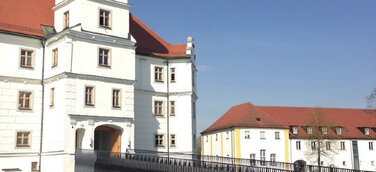 Auf Schloss Hohenkammer dreht sich alles um Elektrofahrzeuge