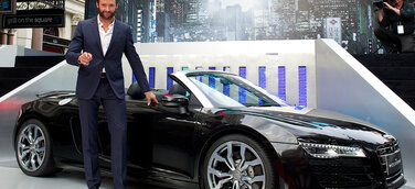 Hugh Jackman im Audi R8 bei Filmpremiere von „The Wolverine”