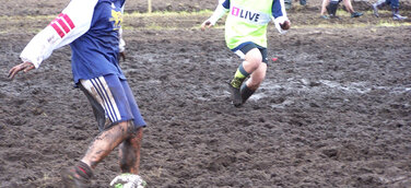 Deutsche Meisterschaft im Moorfußball 2014: Bis zu 80 Teams für Mega-Schlamm-Schlacht in Rieste erwartet