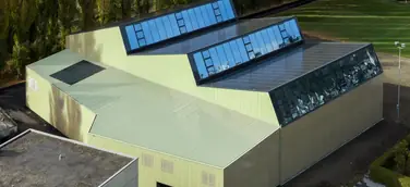 Schweizer Solarpreis für Turnhalle in Visp mit Solarmodulen von Kyocera