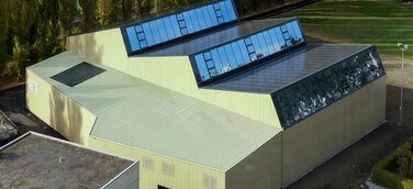 Schweizer Solarpreis für Turnhalle in Visp mit Solarmodulen von Kyocera