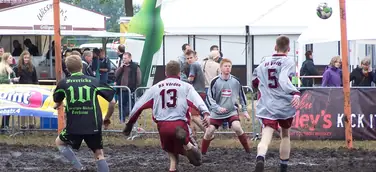 Deutsche Moorfußball Meisterschaft 2014: Alle Titelverteidiger sind wieder dabei
